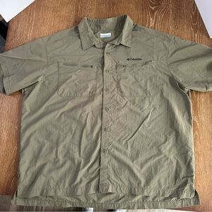 Columbia Men's Olive Green Button Shirt